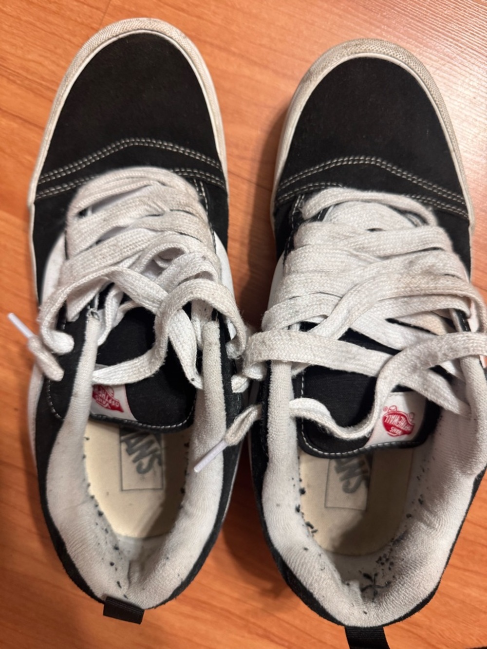 Vans Men’s Black and White Knu Skool Skate Sneakers Box included